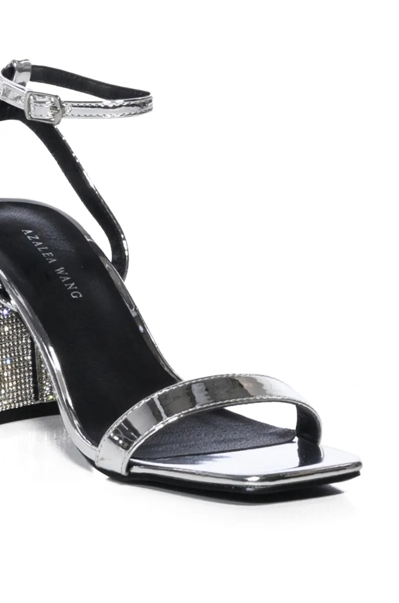 AZALEA WANG PARRY EMBELLISHED CHUNKY SANDAL IN SILVER
