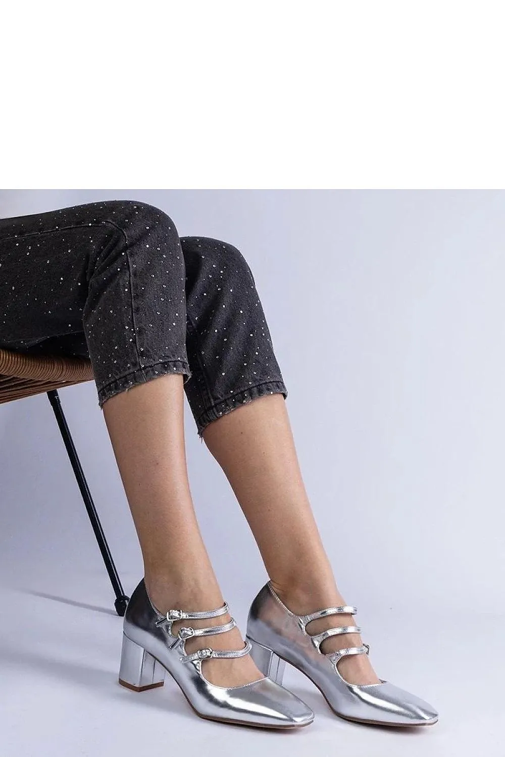 Block heel pumps