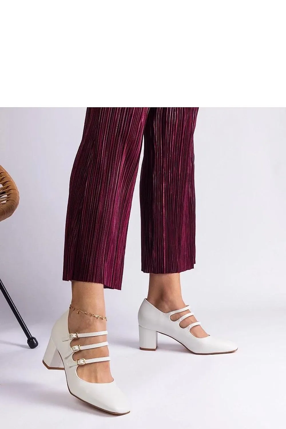 Block heel pumps