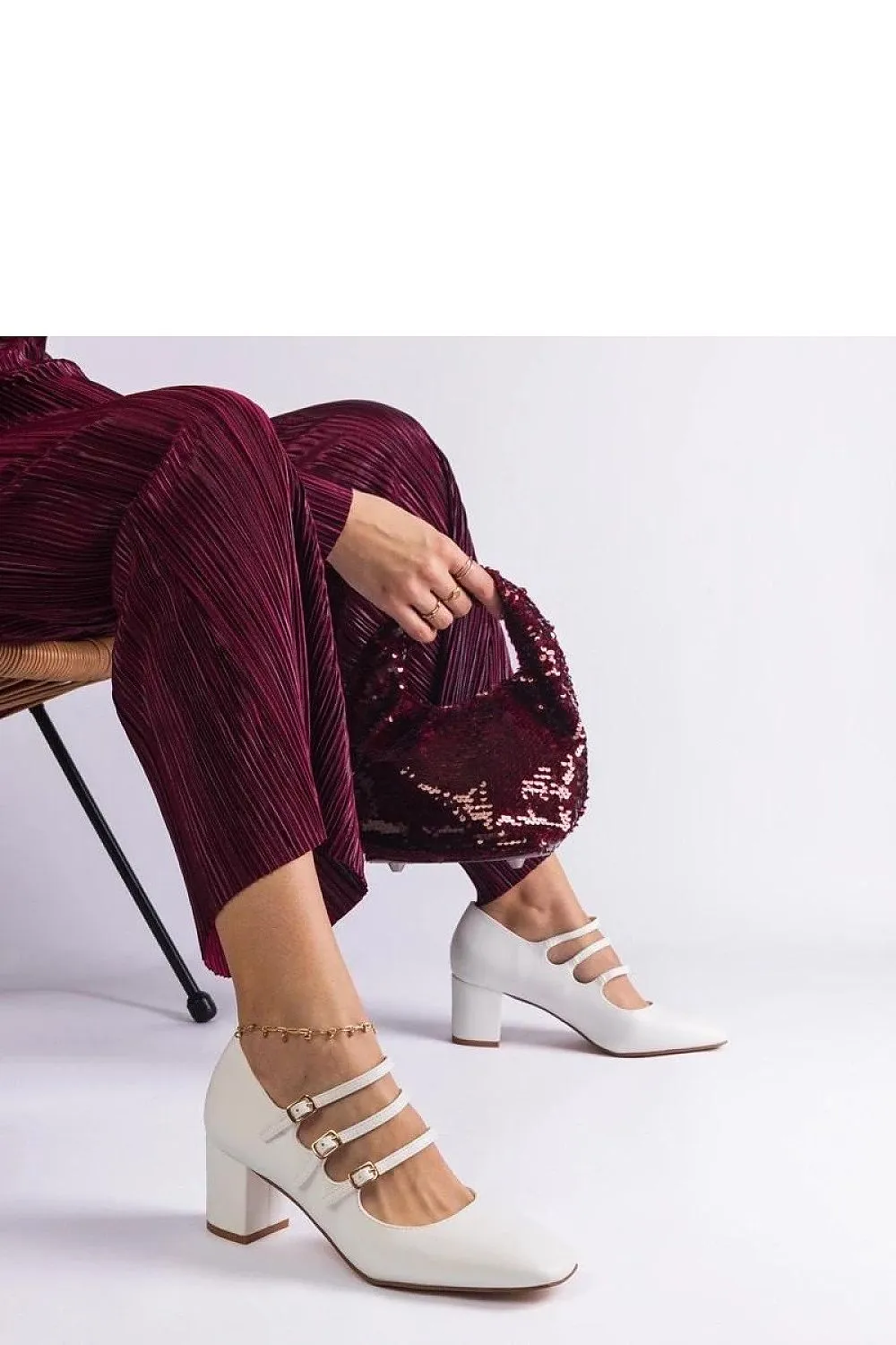 Block heel pumps
