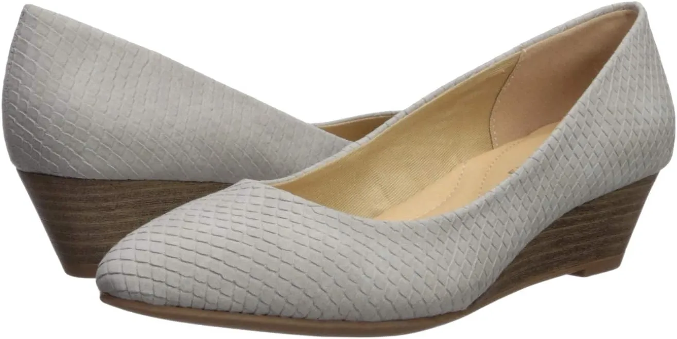 CL by Chinese Laundry Women's Alyce Pump