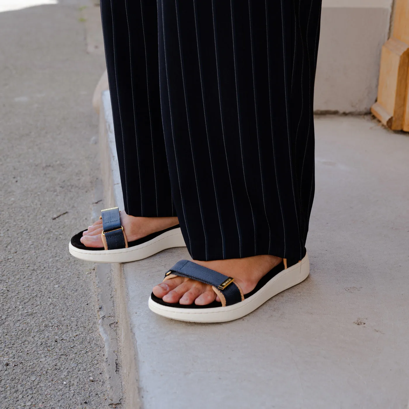 Line - Dark Navy