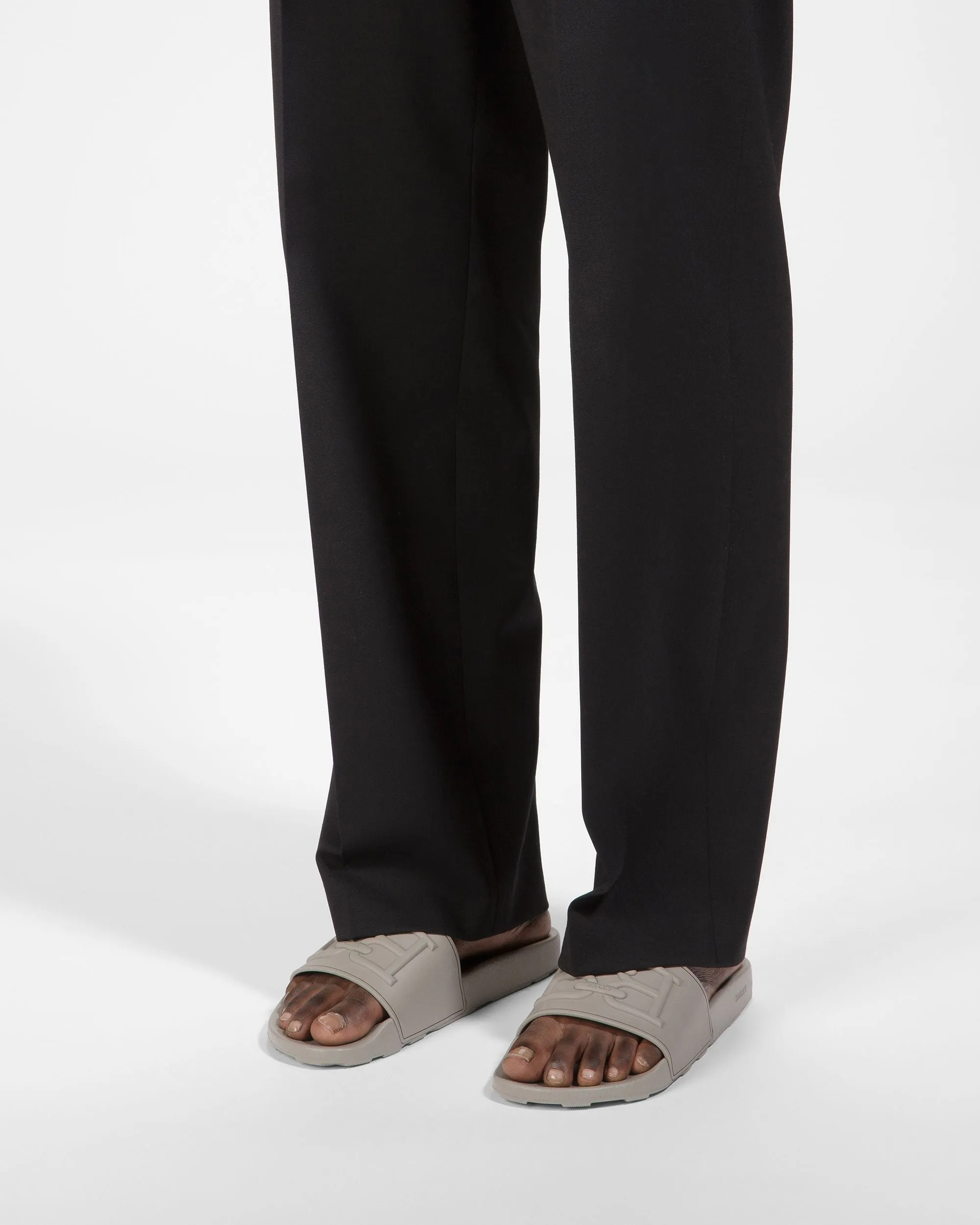 Scotty Rubber Sandals In Stone