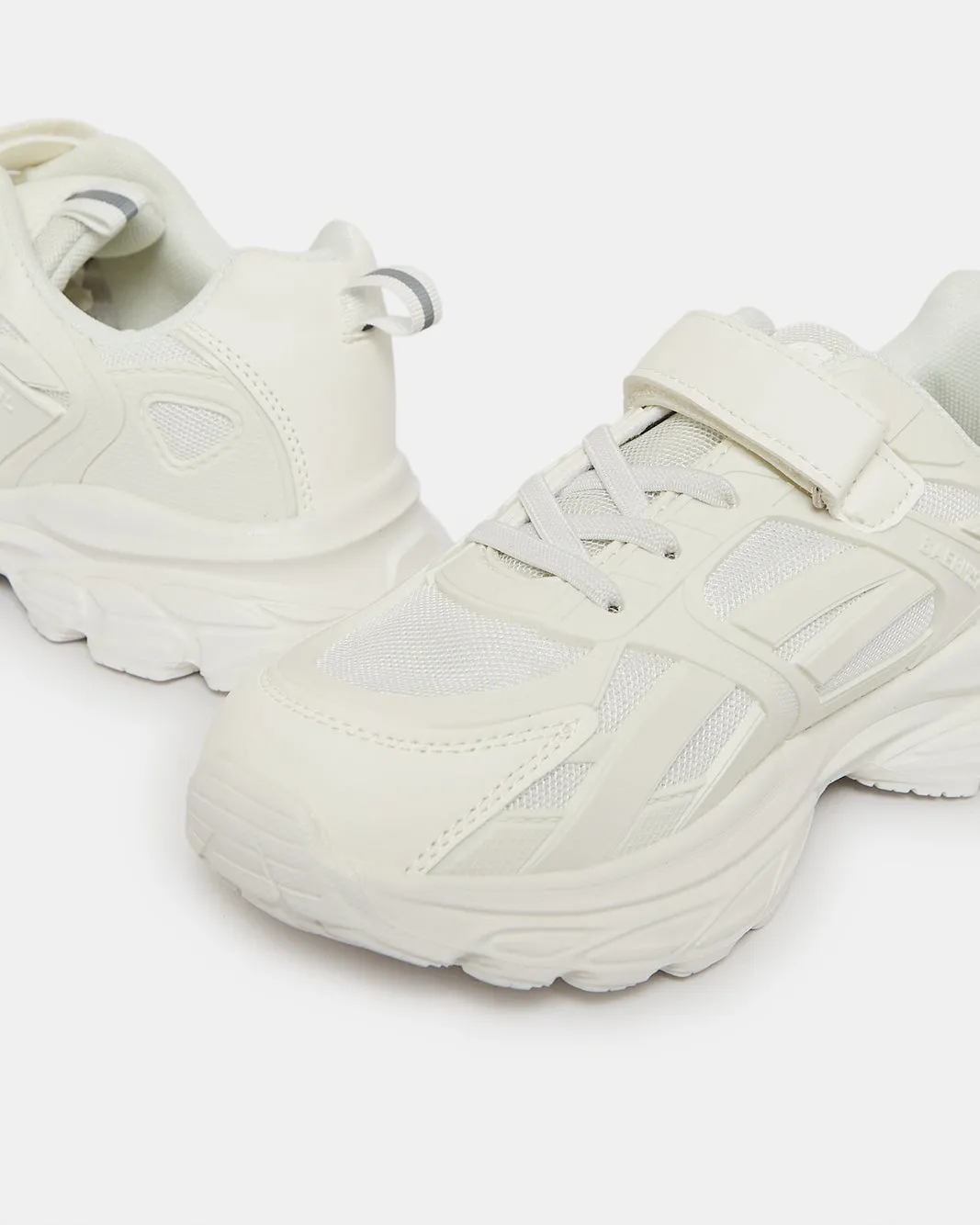 Senior Girls White Velcro Trainer