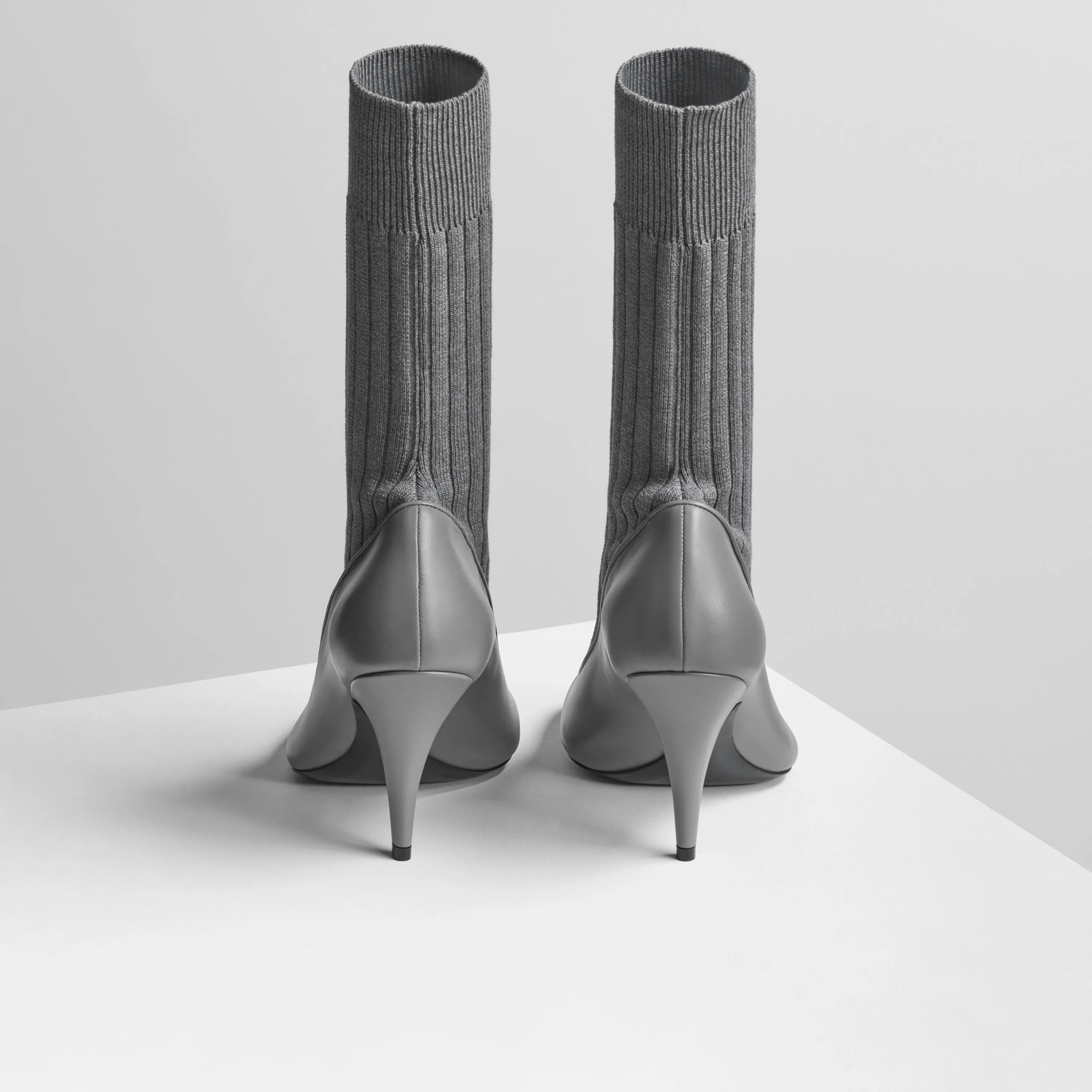 SOFT SOCK PUMP | cement suede