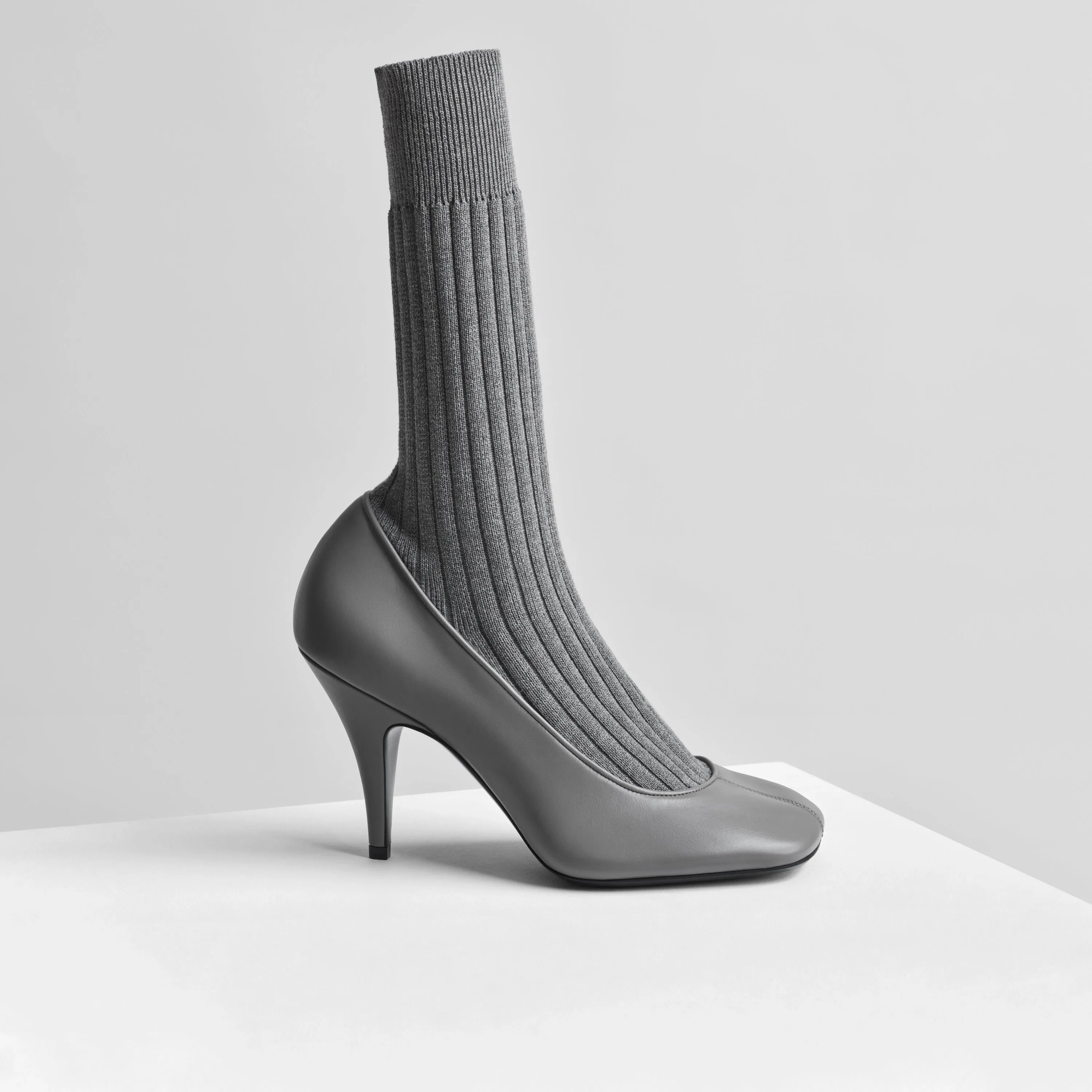 SOFT SOCK PUMP | cement suede