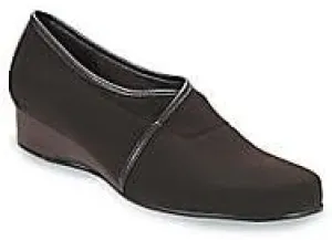 Walking Cradles Women's Abby Wedge Pump