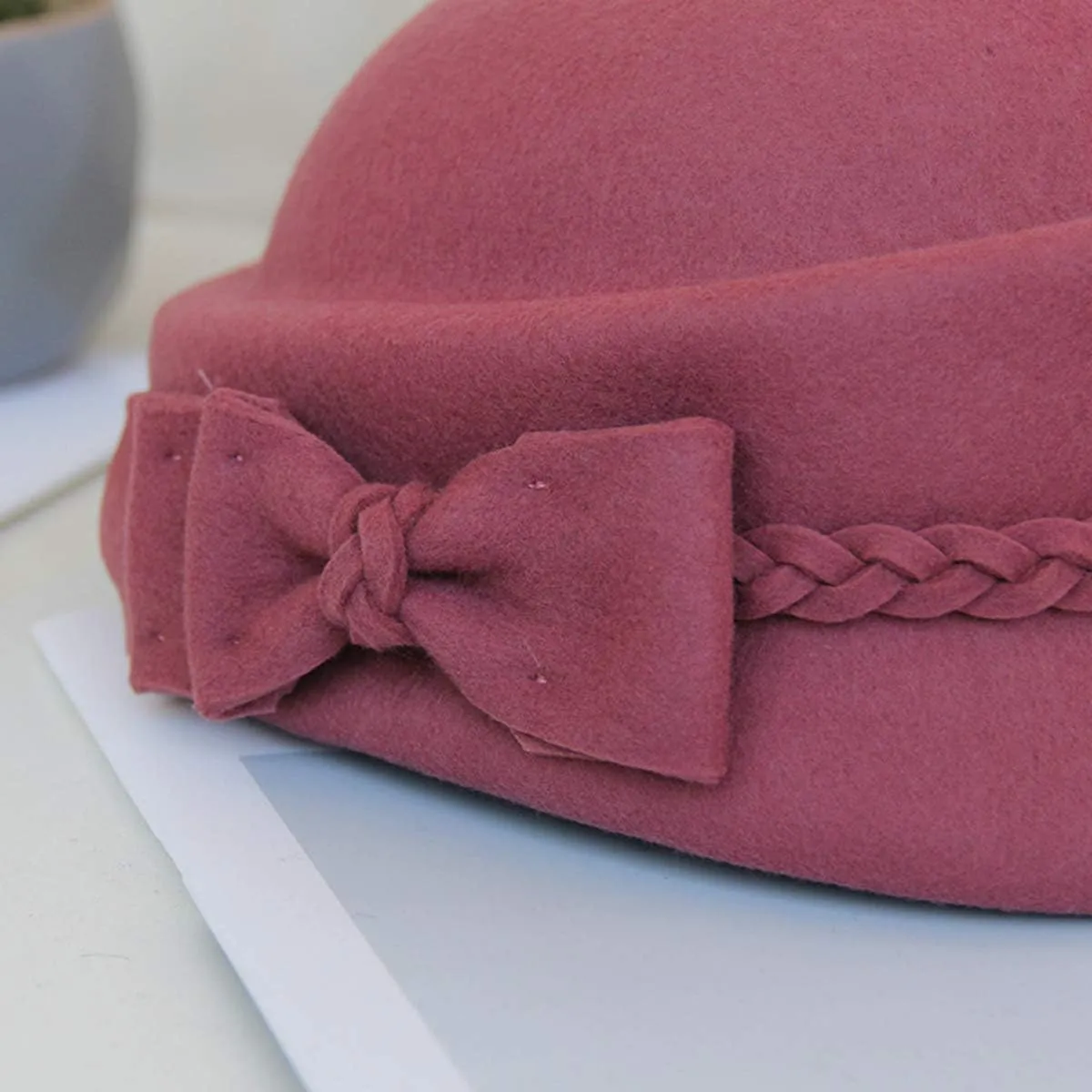 Z&X Wool Felt Veil Fascinator Pillbox Hats for Women Winter Tea Party Church Derby Hat Flower Beret Fedoras